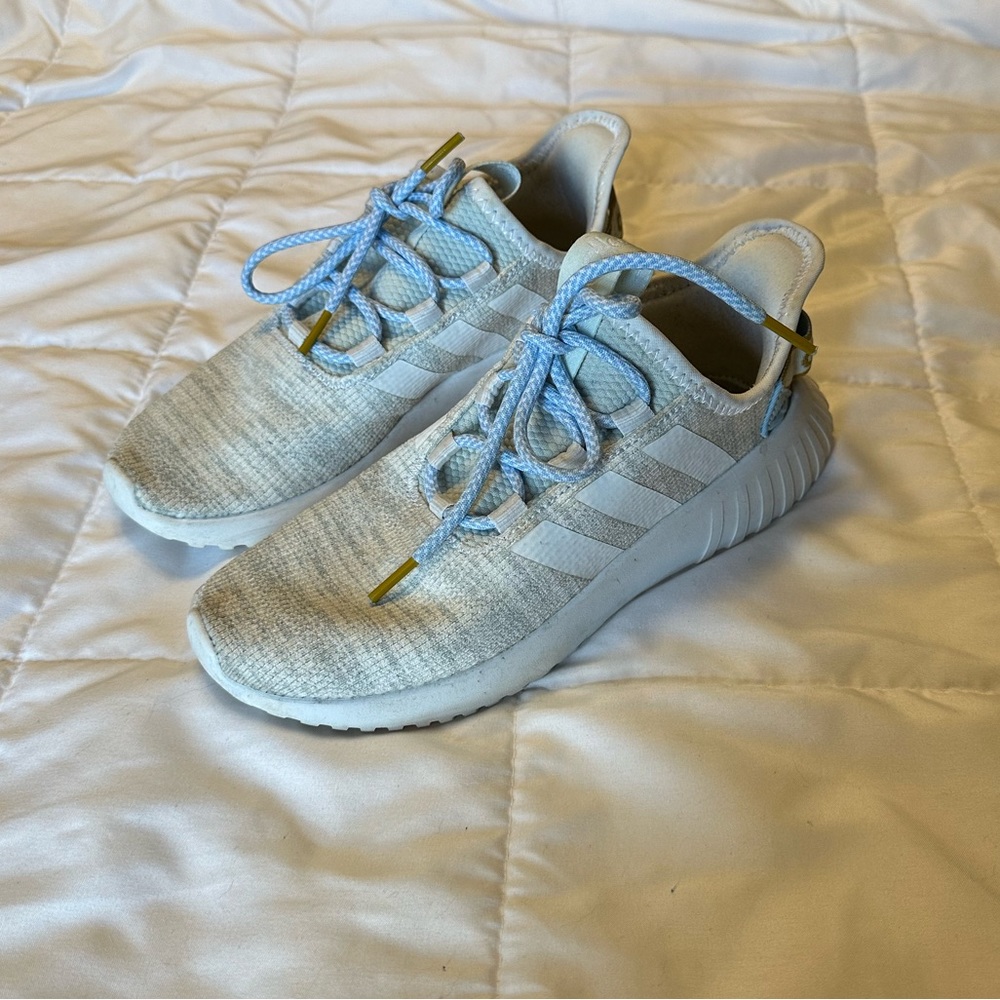 Women’s Grey Adidas Cloudfoam size 6.5 Sneakers Tennis Shoes